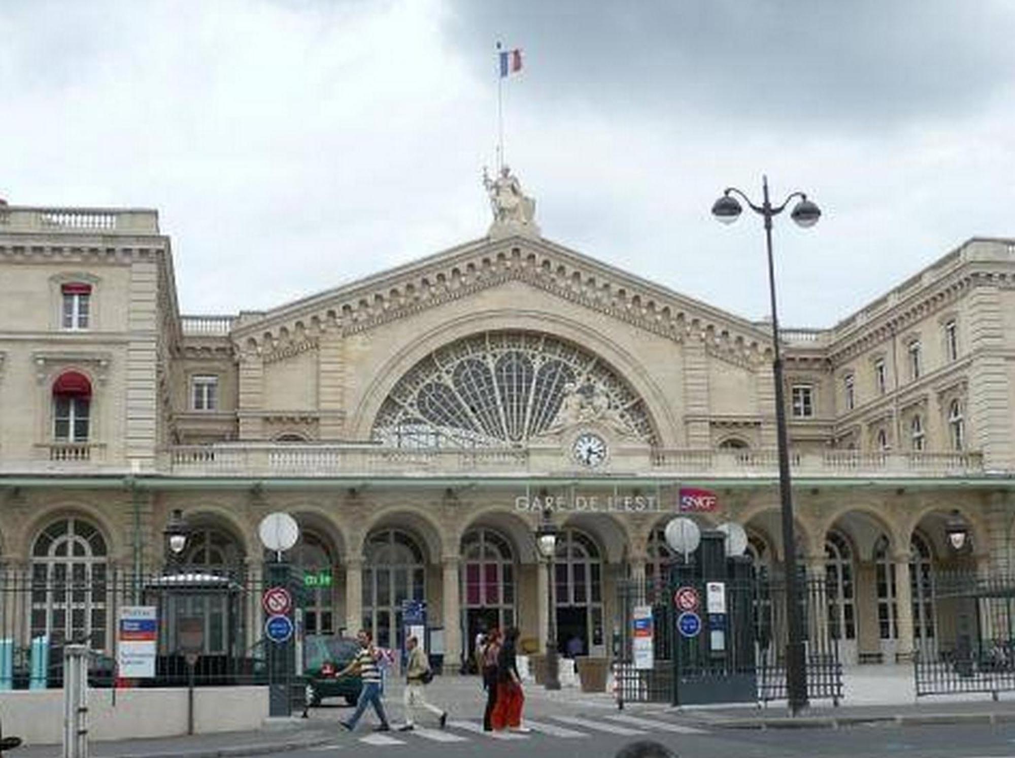 Hipotel Paris Montmartre Gare Du Nord Bagian luar foto