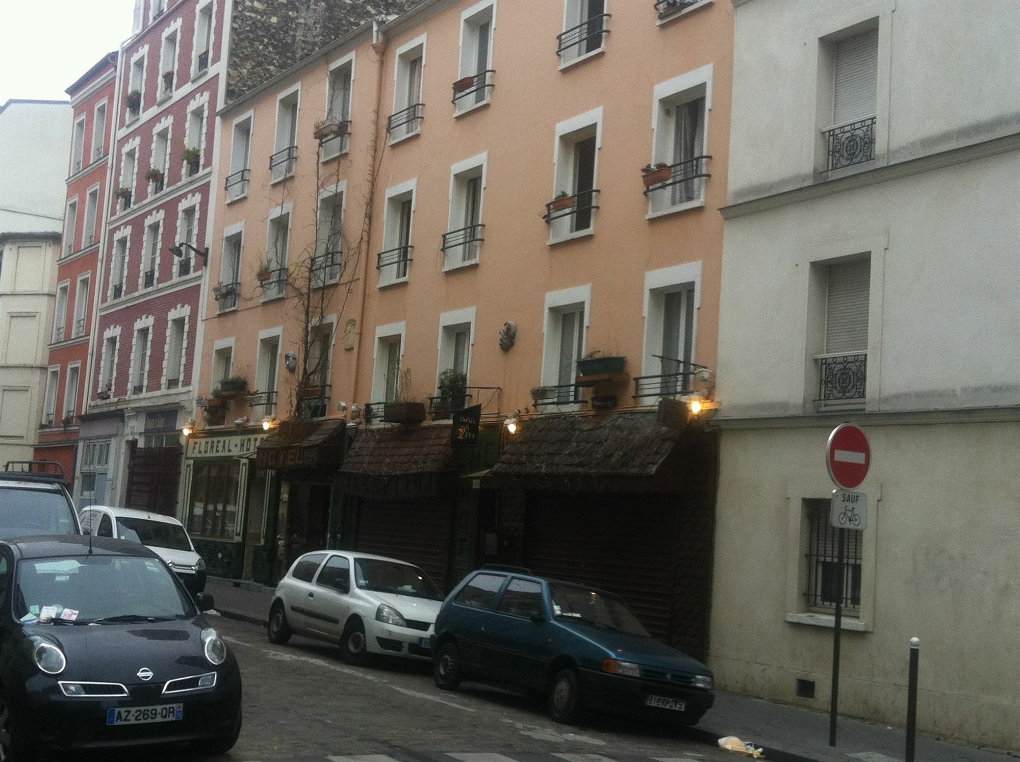 Hipotel Paris Montmartre Gare Du Nord Bagian luar foto
